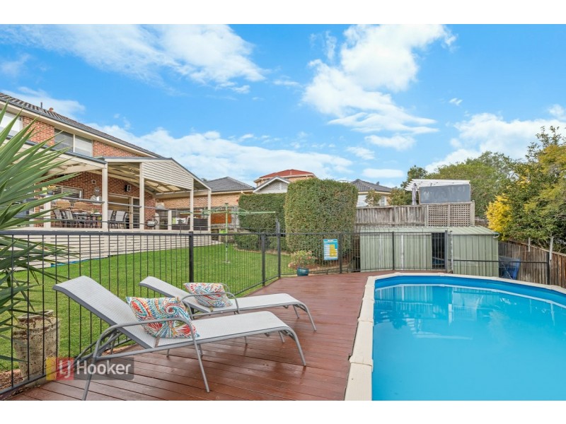 4 Ravensbourne Circuit, Dural NSW 2158