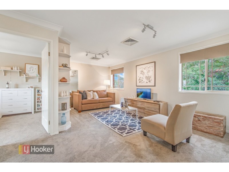 4 Ravensbourne Circuit, Dural NSW 2158