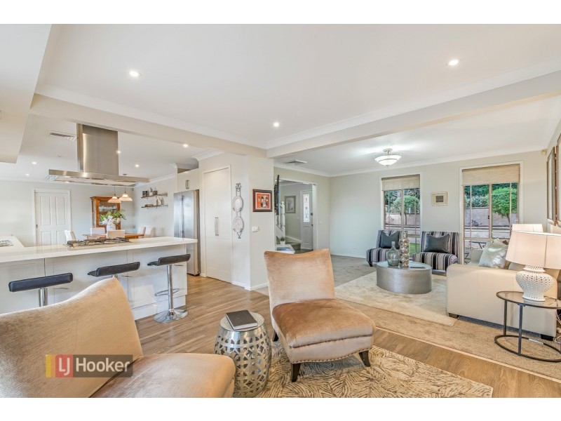 4 Ravensbourne Circuit, Dural NSW 2158