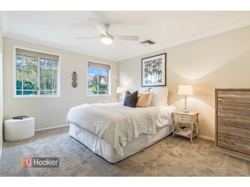 4 Ravensbourne Circuit, Dural NSW 2158