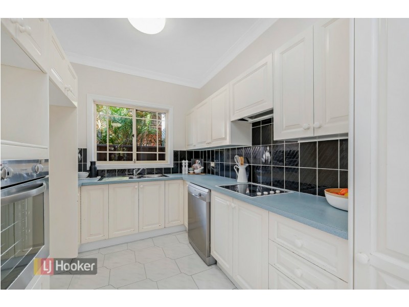 10/12 Martin Place, Dural NSW 2158