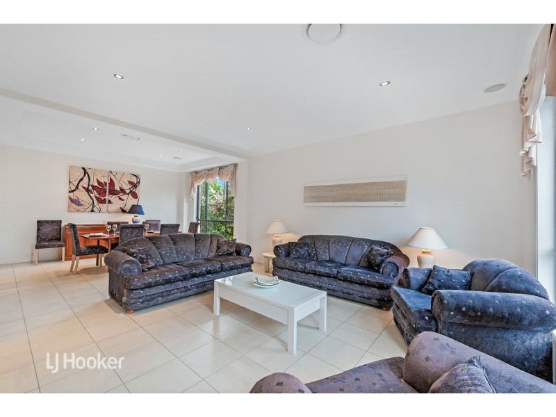 19 Settlers Close, Castle Hill NSW 2154