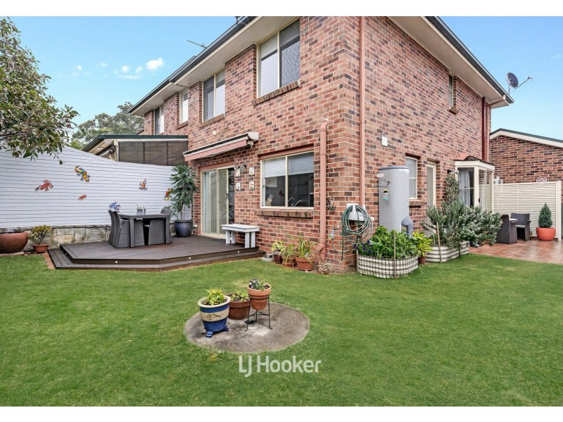 17 Hickory Place, Dural NSW 2158