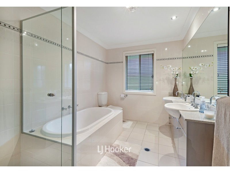 27 Government Farm Crescent, Castle Hill NSW 2154