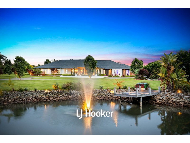 8 Gilligans Road, Dural NSW 2158