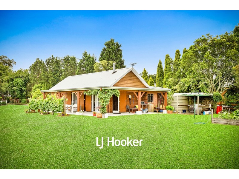 8 Gilligans Road, Dural NSW 2158