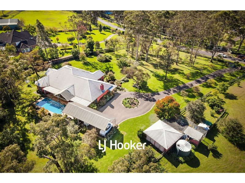 12 Binalong Road, Kenthurst NSW 2156