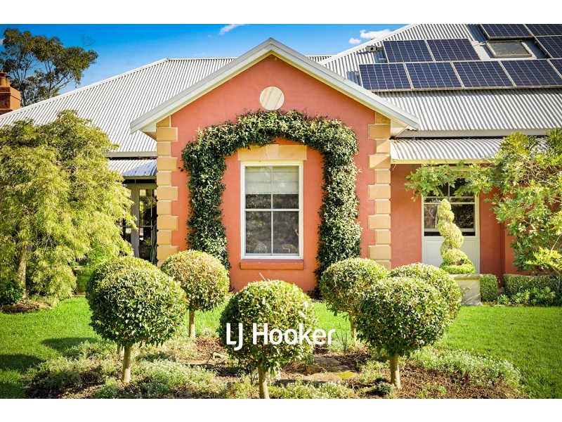 12 Binalong Road, Kenthurst NSW 2156