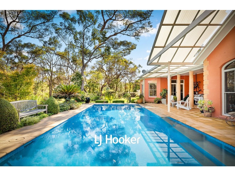 12 Binalong Road, Kenthurst NSW 2156