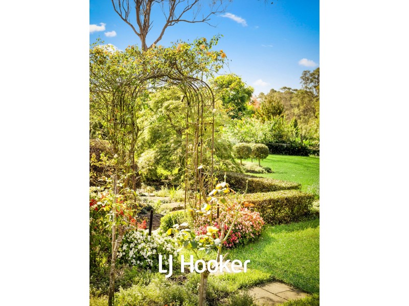 12 Binalong Road, Kenthurst NSW 2156