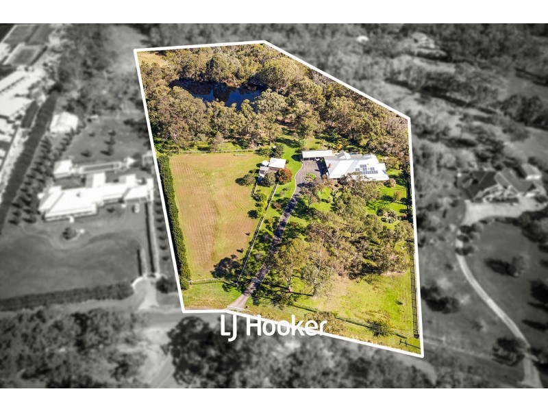 12 Binalong Road, Kenthurst NSW 2156