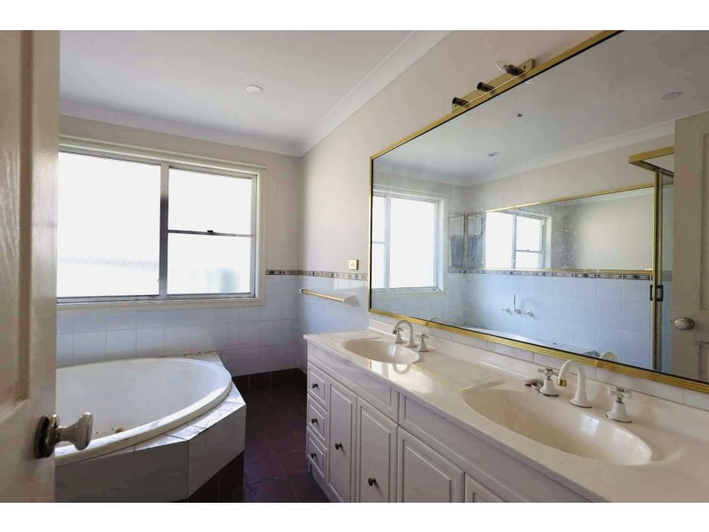 2A Hyde Avenue, Glenhaven NSW 2156