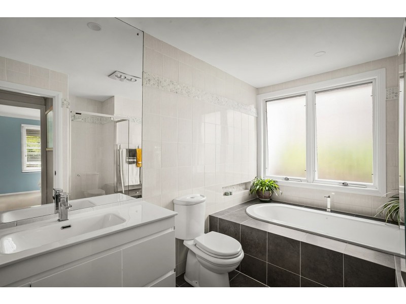 12 Lynstock Avenue, Castle Hill NSW 2154