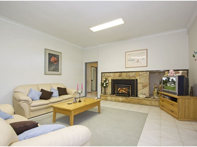 9 Mills Rd, Glenhaven NSW 2156