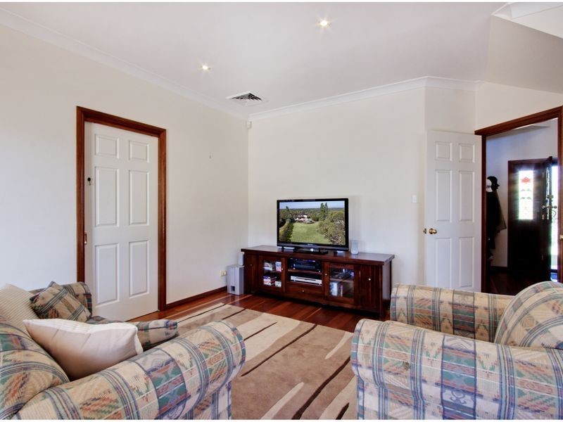 4 Oakridge Place, Kenthurst NSW 2156