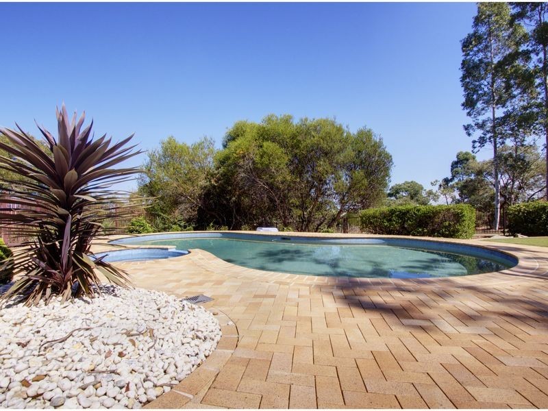 4 Oakridge Place, Kenthurst NSW 2156