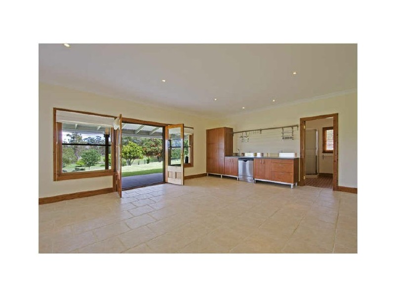 11 Campbell Road, Kenthurst NSW 2156