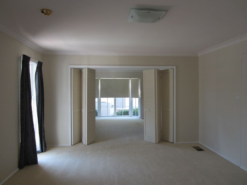 8 Finley Place, Glenhaven NSW 2156