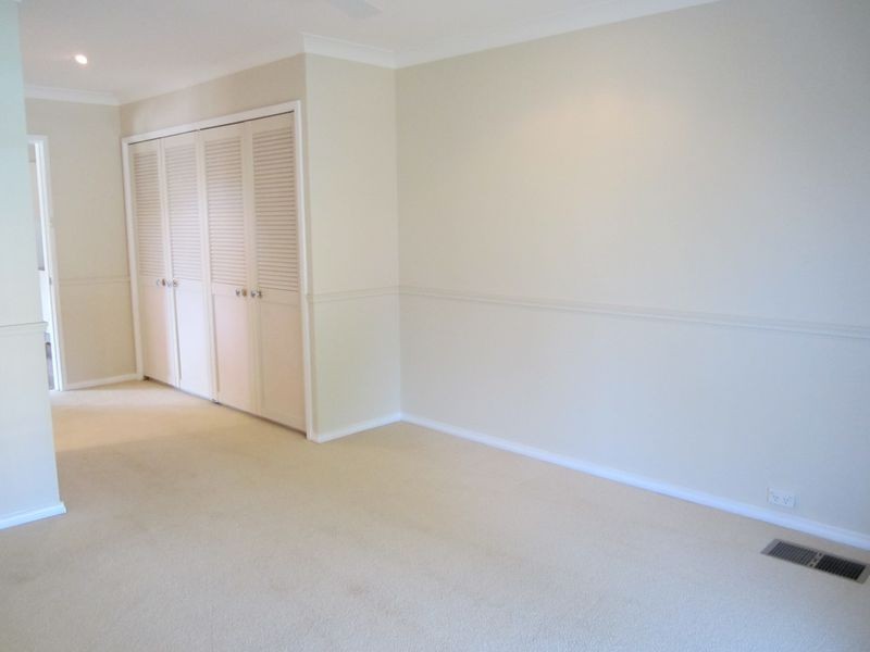 8 Finley Place, Glenhaven NSW 2156