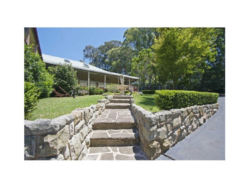 12 Blacks Rd, Arcadia NSW 2159