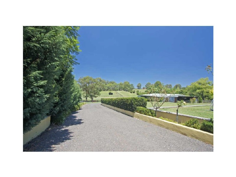 12 Blacks Rd, Arcadia NSW 2159