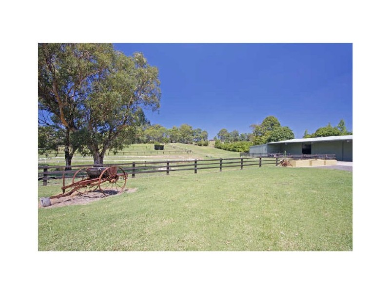 12 Blacks Rd, Arcadia NSW 2159