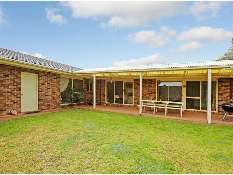 16 Freeman Avenue, Castle Hill NSW 2154