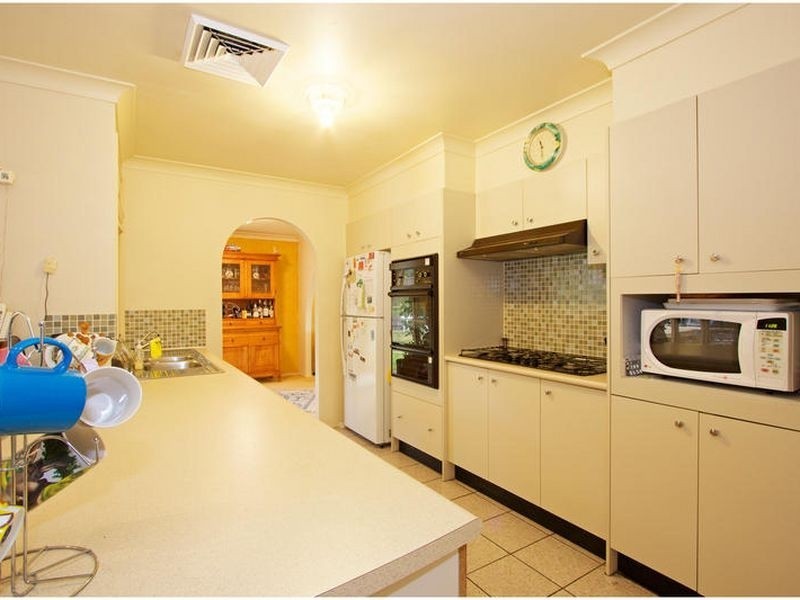 16 Freeman Avenue, Castle Hill NSW 2154