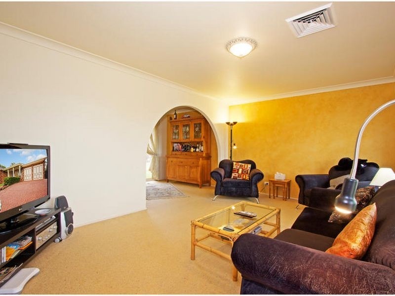 16 Freeman Avenue, Castle Hill NSW 2154
