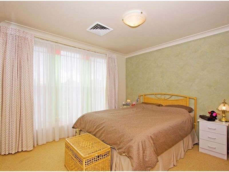 16 Freeman Avenue, Castle Hill NSW 2154