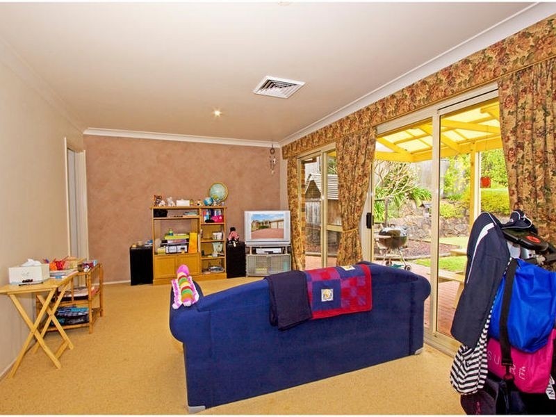 16 Freeman Avenue, Castle Hill NSW 2154