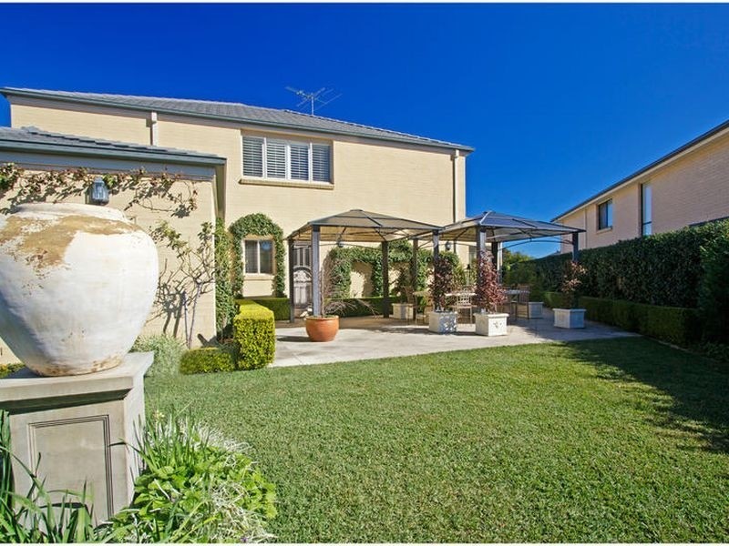 22 Highfield Place, Beaumont Hills NSW 2155