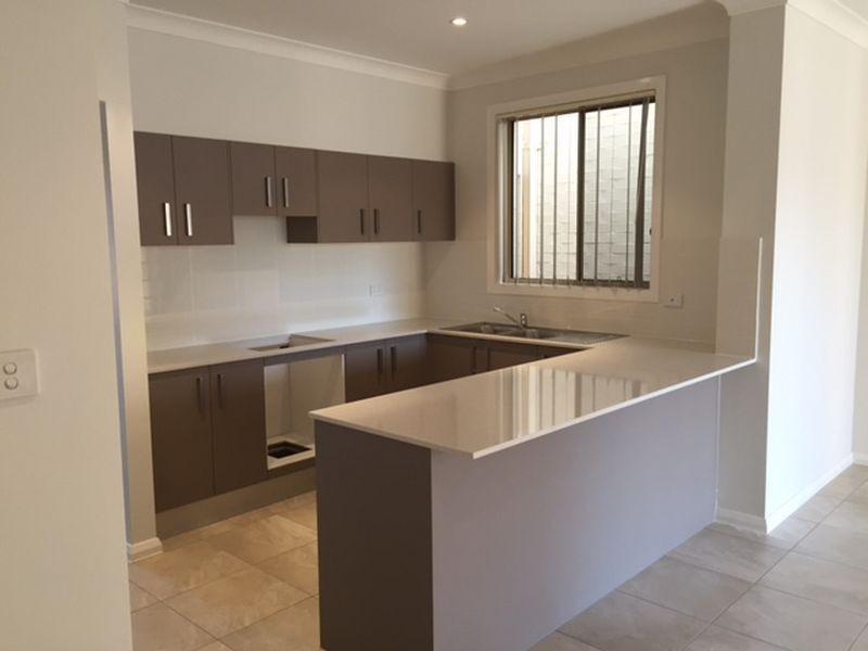 33 Caddies Boulevard, Rouse Hill NSW 2155