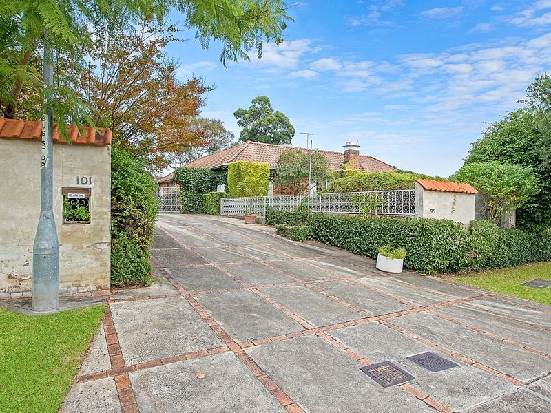 99-101 Greenbank Drive, Glenhaven NSW 2156