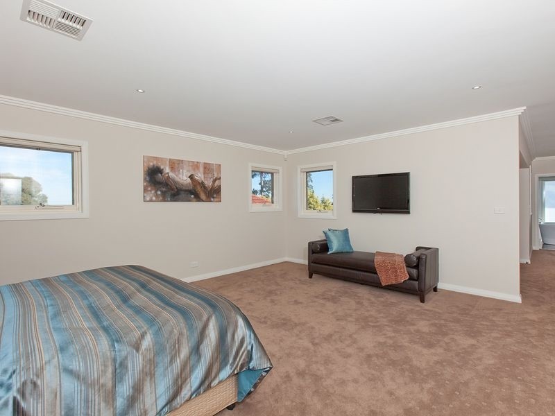 18 McIntyre Pl, Castle Hill NSW 2154