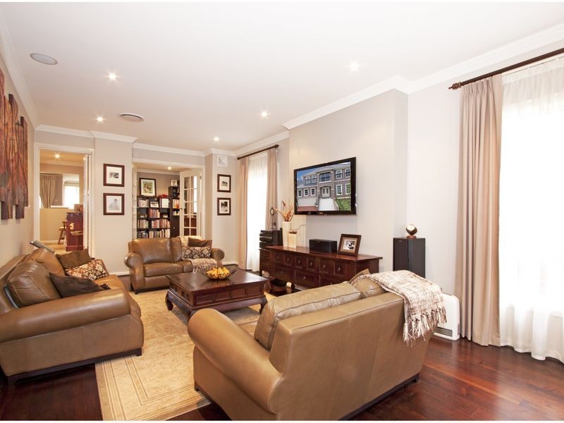 1 Fullers Road, Glenhaven NSW 2156