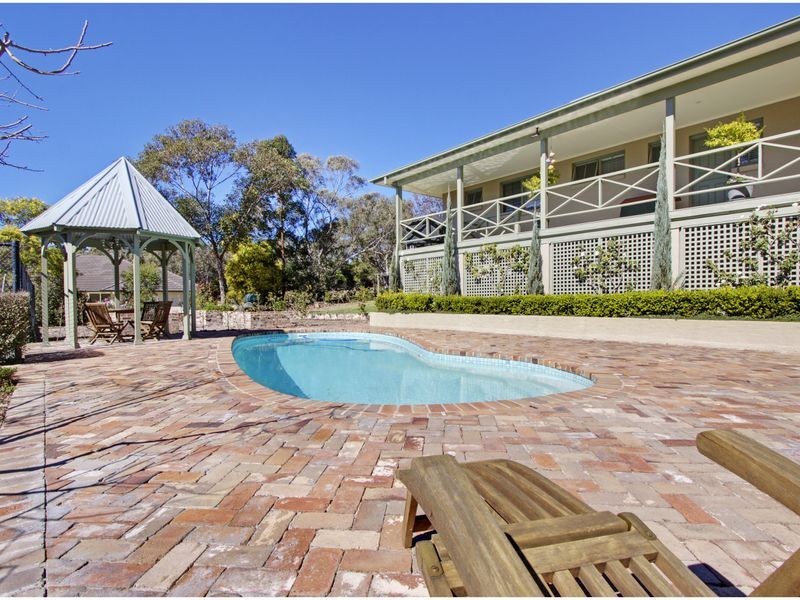 11 Whitehall Rd, Kenthurst NSW 2156