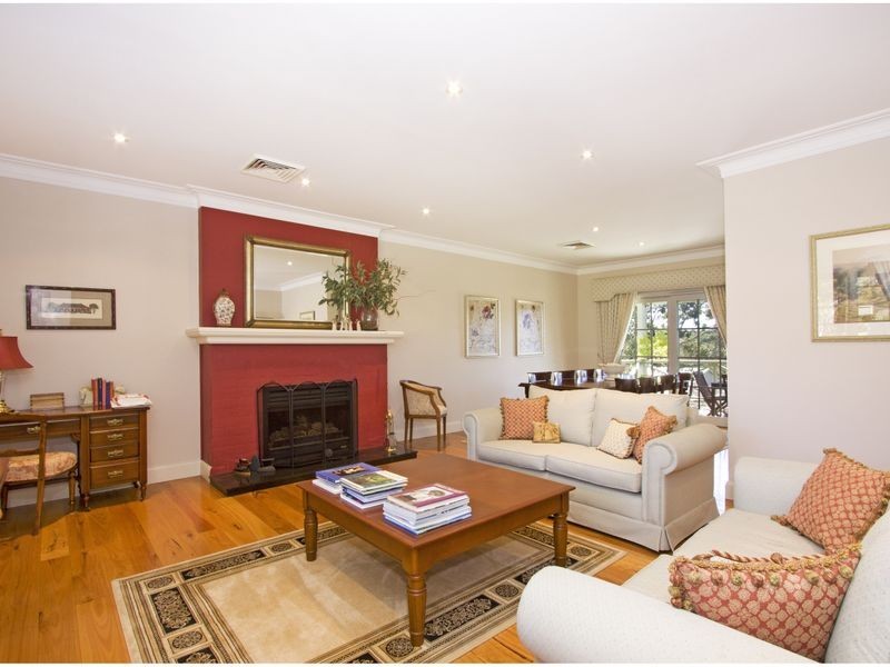 11 Whitehall Rd, Kenthurst NSW 2156