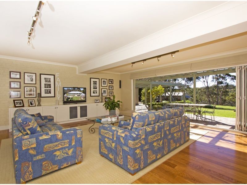 11 Whitehall Rd, Kenthurst NSW 2156