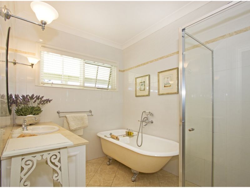 11 Whitehall Rd, Kenthurst NSW 2156
