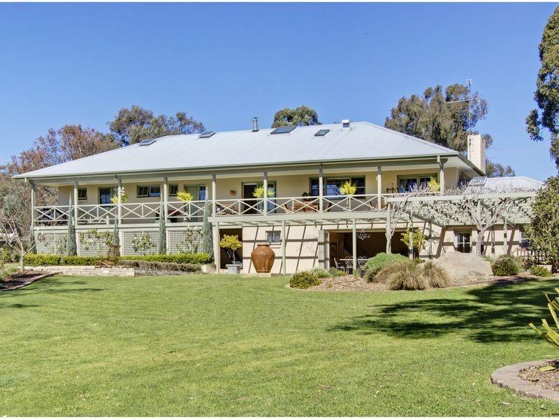 11 Whitehall Rd, Kenthurst NSW 2156