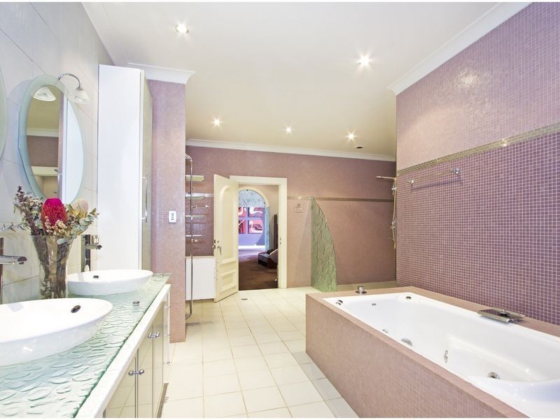 7 Carnarvon Avenue, Glenhaven NSW 2156