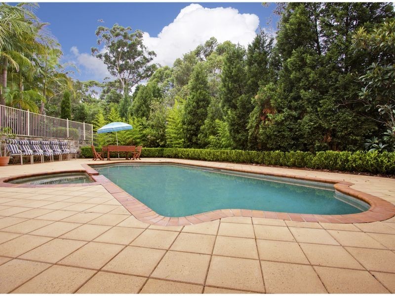 16 Badenoch Ave, Glenhaven NSW 2156