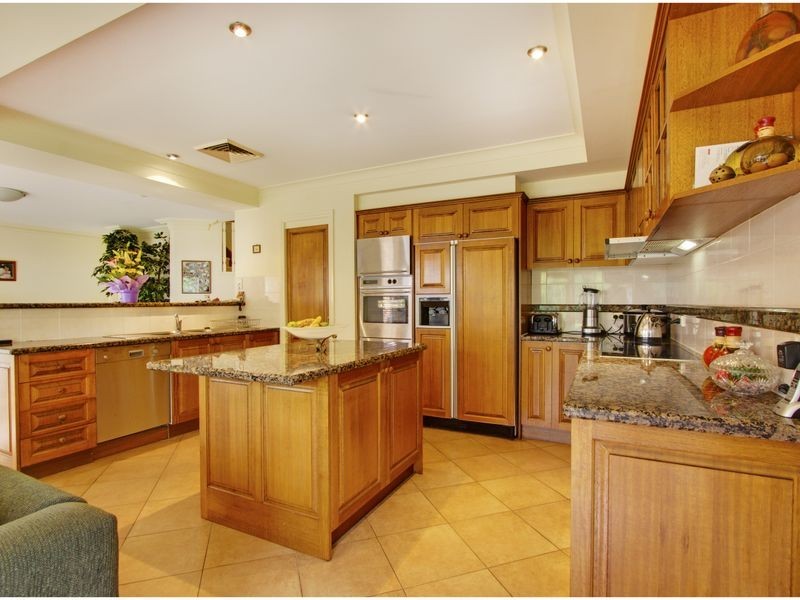 16 Badenoch Ave, Glenhaven NSW 2156