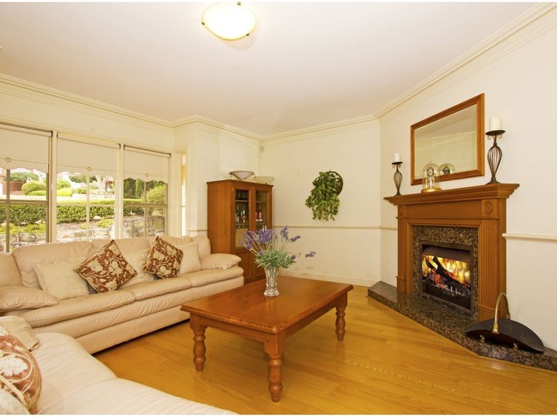 16 Badenoch Ave, Glenhaven NSW 2156