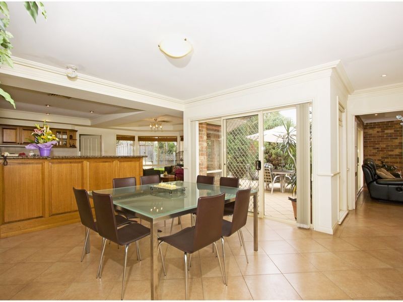16 Badenoch Ave, Glenhaven NSW 2156