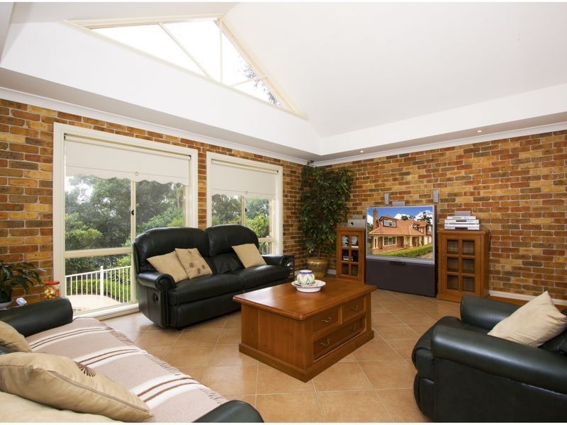 16 Badenoch Ave, Glenhaven NSW 2156