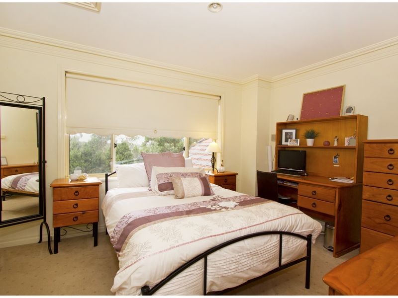 16 Badenoch Ave, Glenhaven NSW 2156