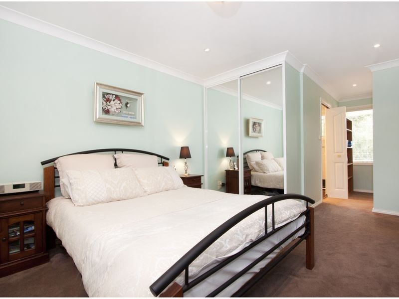 8 The Village Place, Dural NSW 2158