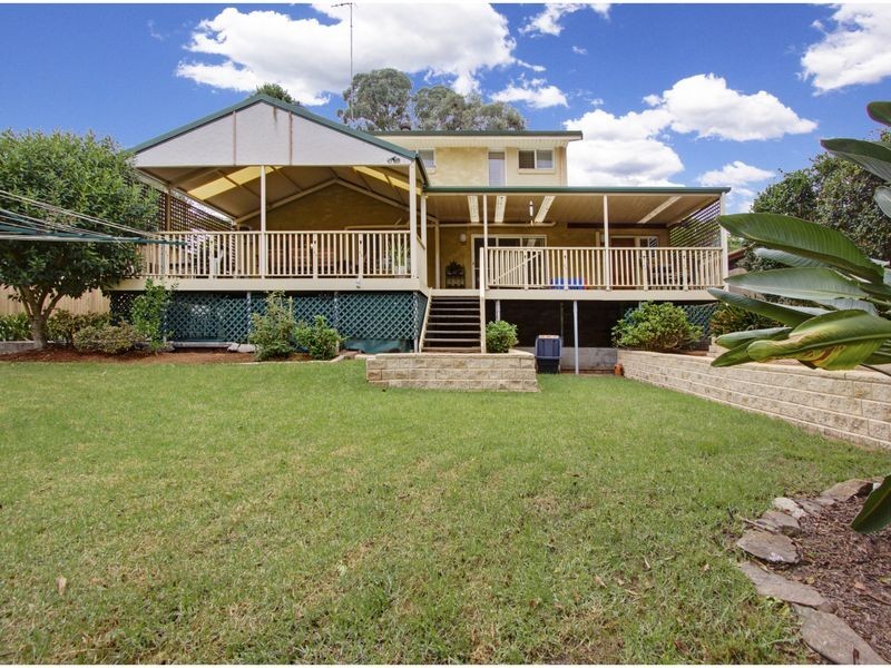 8 The Village Place, Dural NSW 2158